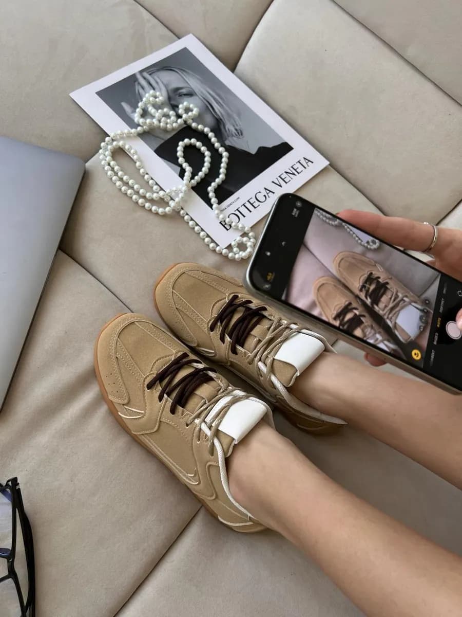 Кроссовки - изображение 2